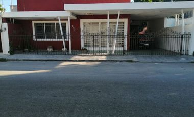 Casa de una planta con 3 Recámaras en el Barrio de San Cristóbal, Mérida Centro