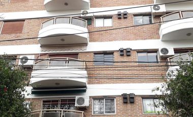 Departamento 2 ambientes con cochera - Olivos
