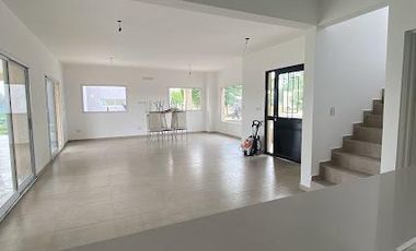 Casa a Estrenar 4 amb 3 Suites 5 baños Piscina Canning Bº Santa Juana