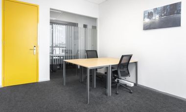 All-inclusive access to professional office space for 4 persons in Regus Pakuwon Centre