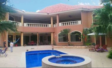 C167 - Venta Casa Mansión en Samborondón Primeros kilómetros 6 dormitorios - 1800 metros cuadrados