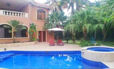 C167 - Venta Casa Mansión en Samborondón Primeros kilómetros 6 dormitorios - 1800 metros cuadrados