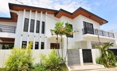 4 Bedroom HOUSE FOR SALE in BF Homes, Parañaque City