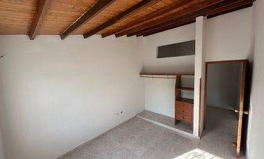 VENTA DE CASA Y LOCAL EN EL BARRIO NIZA DE DOS PISOS. Cod V5920