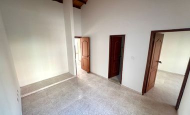 VENTA DE CASA Y LOCAL EN EL BARRIO NIZA DE DOS PISOS. Cod V5920