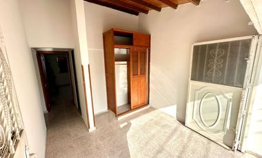 VENTA DE CASA Y LOCAL EN EL BARRIO NIZA DE DOS PISOS. Cod V5920