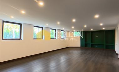 Casa en venta de 5 dorm. en Lo Barnechea / Valle Escondido