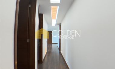 Casa en venta de 5 dorm. en Lo Barnechea / Valle Escondido