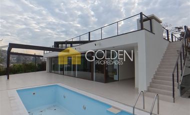 Casa en venta de 5 dorm. en Lo Barnechea / Valle Escondido
