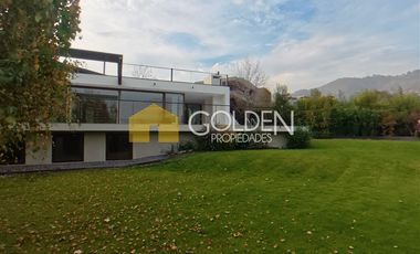 Casa en venta de 5 dorm. en Lo Barnechea / Valle Escondido