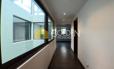 Casa en venta de 5 dorm. en Lo Barnechea / Valle Escondido