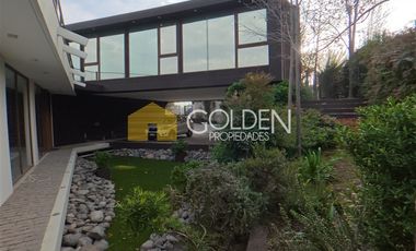 Casa en venta de 5 dorm. en Lo Barnechea / Valle Escondido