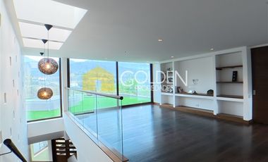 Casa en venta de 5 dorm. en Lo Barnechea / Valle Escondido