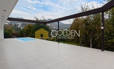 Casa en venta de 5 dorm. en Lo Barnechea / Valle Escondido