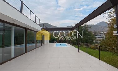 Casa en venta de 5 dorm. en Lo Barnechea / Valle Escondido