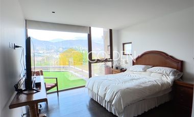 Casa en venta de 5 dorm. en Lo Barnechea / Valle Escondido