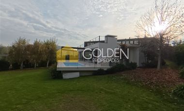 Casa en venta de 5 dorm. en Lo Barnechea / Valle Escondido