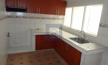 COD. 6227 - SE ARRIENDA CASA - BARRIO: PROVENZA