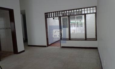 COD. 6227 - SE ARRIENDA CASA - BARRIO: PROVENZA