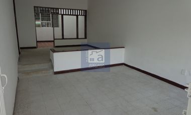 COD. 6227 - SE ARRIENDA CASA - BARRIO: PROVENZA