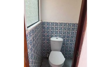 VENDO CASA EN MANRIQUE CENTRAL