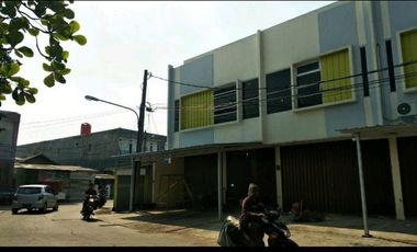 Ruko strategis pinggir jalan