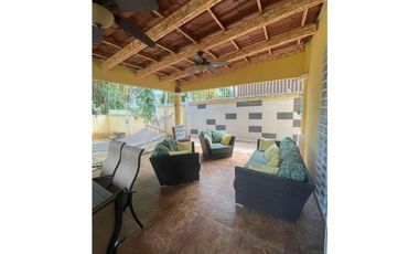 Se Vende Propiedad de 2 Plantas