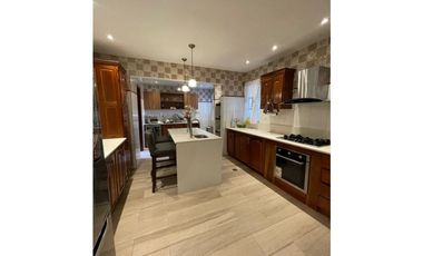 Se Vende Propiedad de 2 Plantas