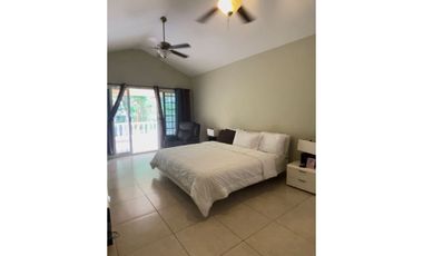 Se Vende Propiedad de 2 Plantas