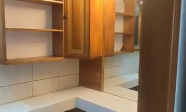 Alquilo amplio departamento de 4 habitaciones - Entre Ríos (J Luna)