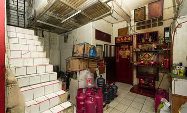 Rumah Tanah Luas 11 Menit ke Gerbang Tol Bintara Hadap Selatan J-40142