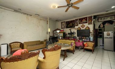 Rumah Tanah Luas 11 Menit ke Gerbang Tol Bintara Hadap Selatan J-40142