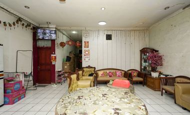 Rumah Tanah Luas 11 Menit ke Gerbang Tol Bintara Hadap Selatan J-40142