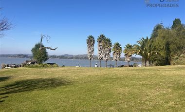Bello Condominio y Casa, Agua Profunda orilla Lago Rapel