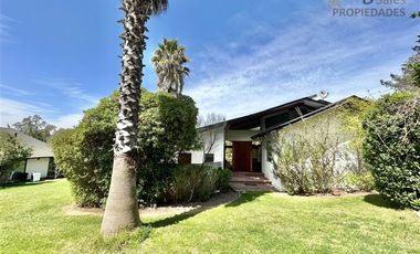 Bello Condominio y Casa, Agua Profunda orilla Lago Rapel