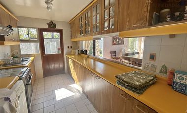 Bello Condominio y Casa, Agua Profunda orilla Lago Rapel