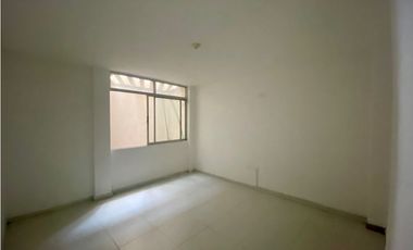 SE ARRIENDA LOCAL COMERCIAL SOBRE LA 5TA AVENIDA, SANTA MARTA