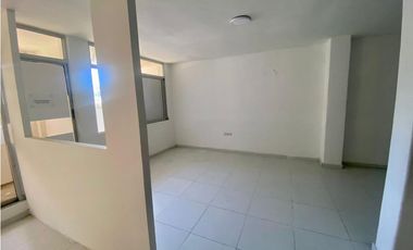SE ARRIENDA LOCAL COMERCIAL SOBRE LA 5TA AVENIDA, SANTA MARTA