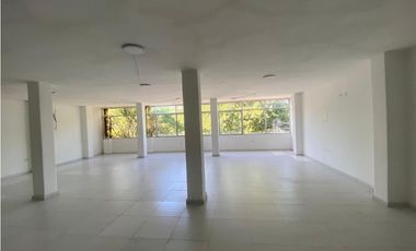 SE ARRIENDA LOCAL COMERCIAL SOBRE LA 5TA AVENIDA, SANTA MARTA