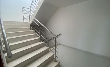 SE ARRIENDA LOCAL COMERCIAL SOBRE LA 5TA AVENIDA, SANTA MARTA
