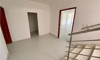 SE ARRIENDA LOCAL COMERCIAL SOBRE LA 5TA AVENIDA, SANTA MARTA