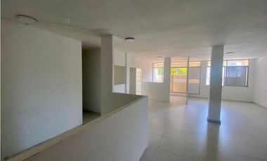 SE ARRIENDA LOCAL COMERCIAL SOBRE LA 5TA AVENIDA, SANTA MARTA