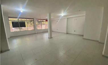 SE ARRIENDA LOCAL COMERCIAL SOBRE LA 5TA AVENIDA, SANTA MARTA