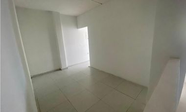SE ARRIENDA LOCAL COMERCIAL SOBRE LA 5TA AVENIDA, SANTA MARTA