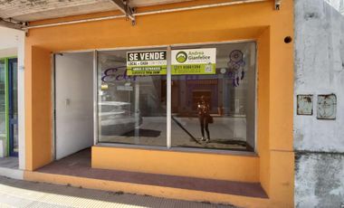 Venta local en Roque Perez, centro