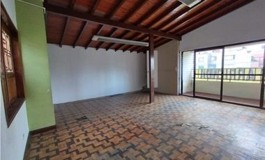 Edificio Comercial en Arriendo Medellín Sector Laureles