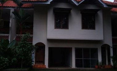 DISEWA RUMAH TOWN HOUSE DI JL. KEMANG MAMPANG PRAPATAN JAKARTA SELATAN