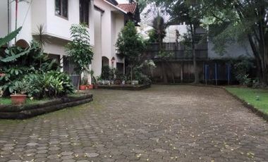 DISEWA RUMAH TOWN HOUSE DI JL. KEMANG MAMPANG PRAPATAN JAKARTA SELATAN