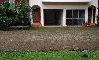 DISEWA RUMAH TOWN HOUSE DI JL. KEMANG MAMPANG PRAPATAN JAKARTA SELATAN