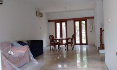 DISEWA RUMAH TOWN HOUSE DI JL. KEMANG MAMPANG PRAPATAN JAKARTA SELATAN